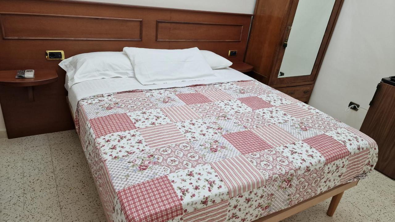 Vittoria Guest House 巴蒂帕利亚 外观 照片