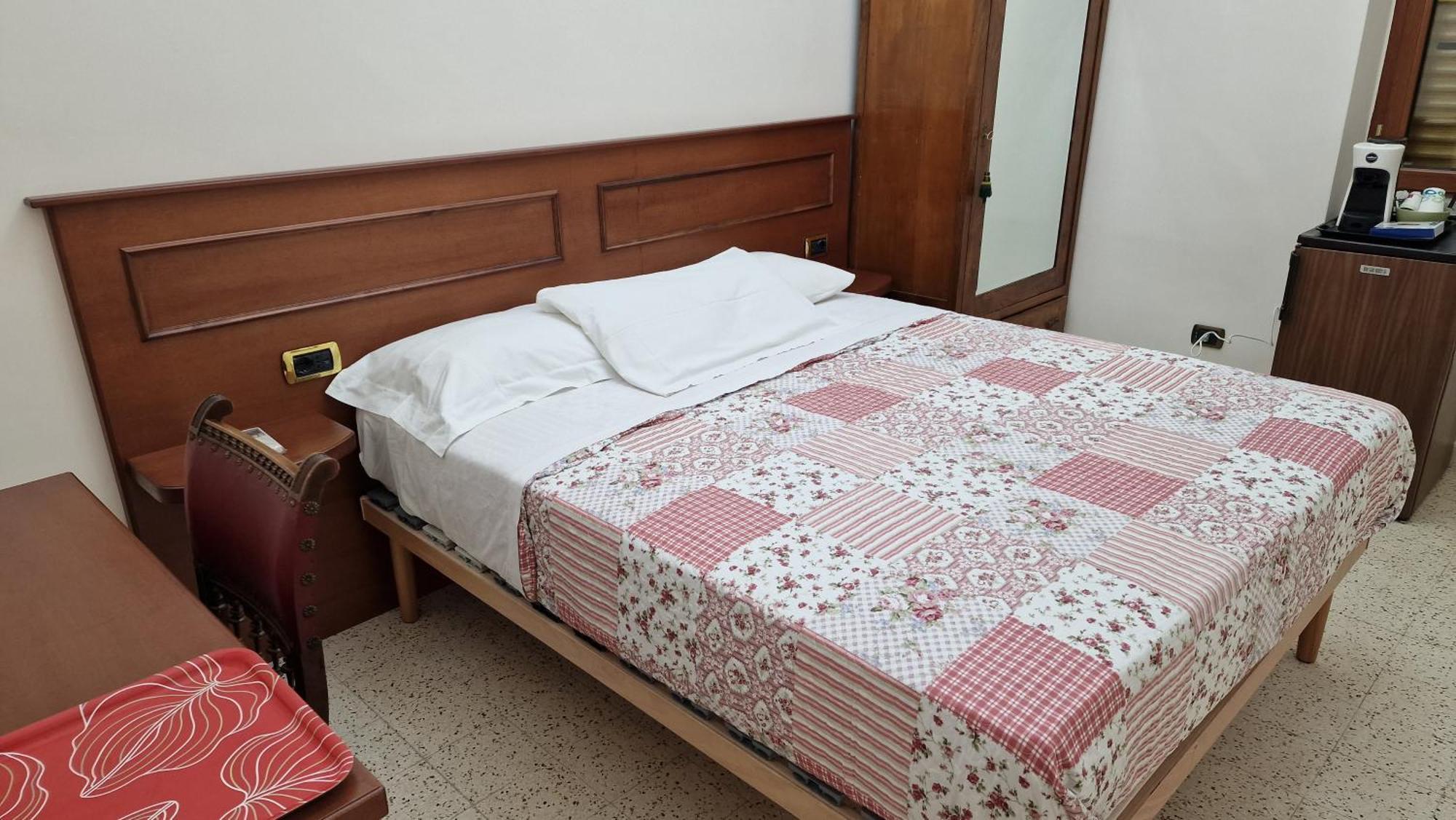 Vittoria Guest House 巴蒂帕利亚 外观 照片